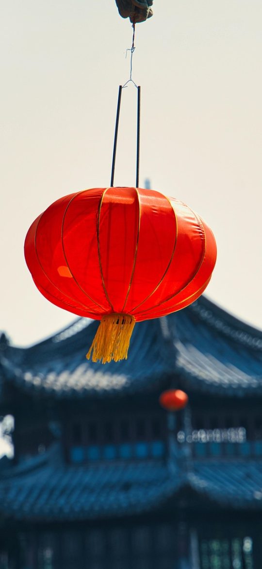 澳门新普京电影网 App 详情页竖屏截图，海报下方是简介与集数列表，右侧清晰度选项清晰可辨